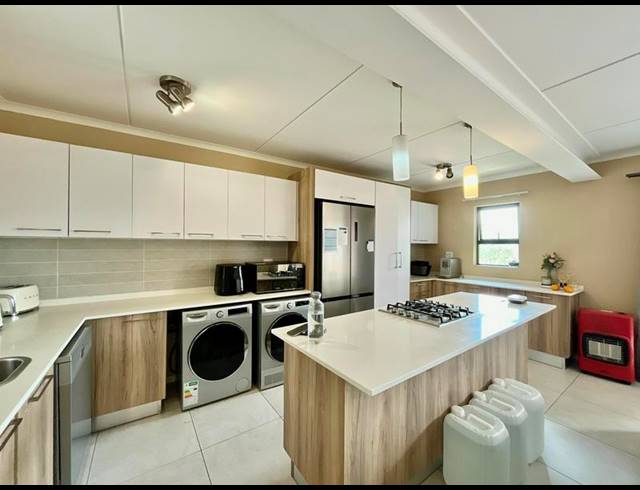 2 BEDROOM APARTMENT FOR SALE IN MODDERFONTEIN